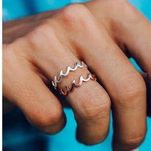 Pura vida rose gold wave ring size 9 brand new